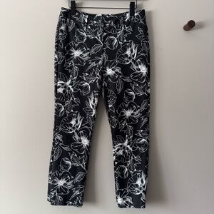 WHBM FLARE CROP PANTS BLACK WITH WHITE FLORAL PRINT SIZE 6